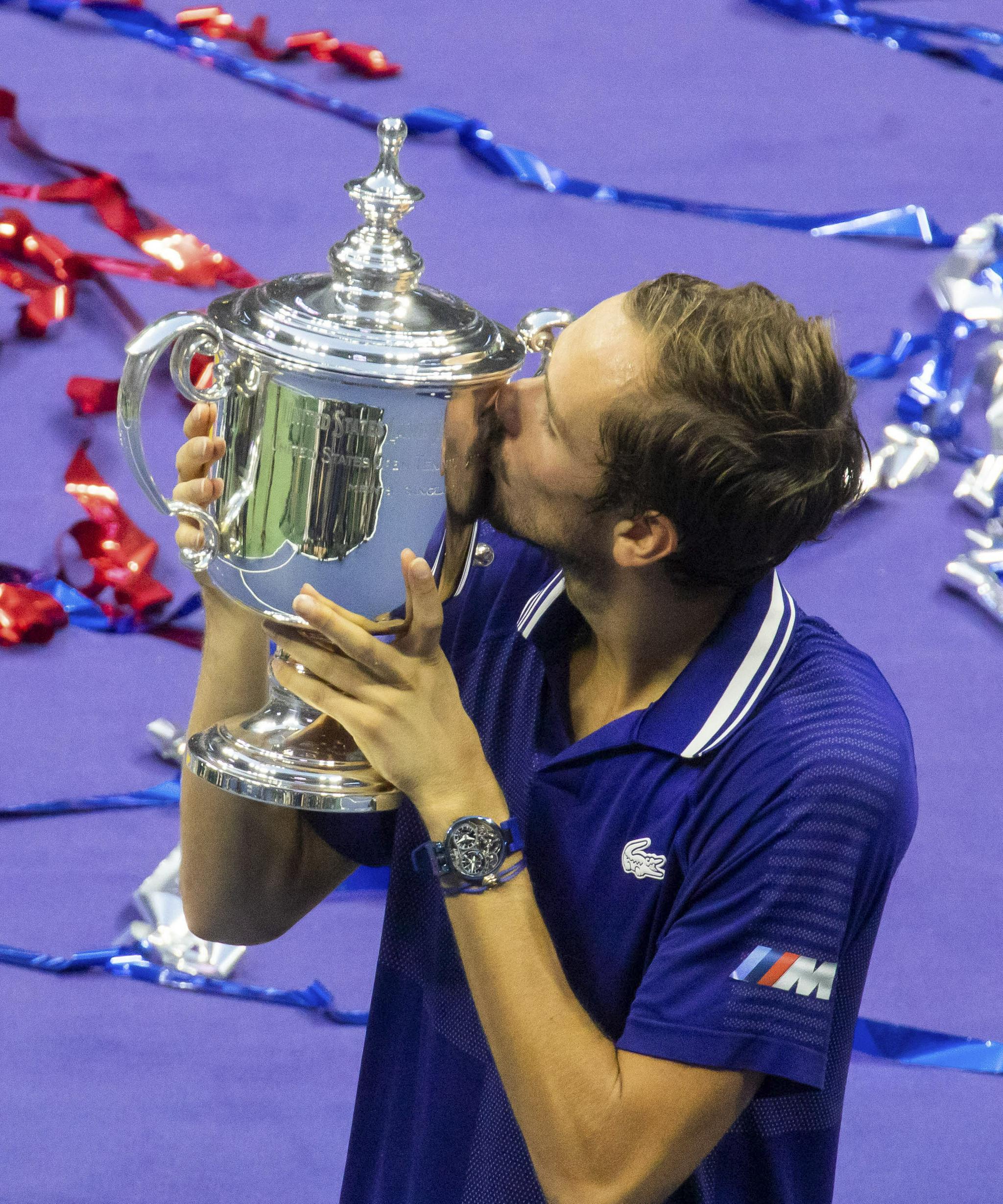 关于德国网球队力克西班牙网球队，梅德韦杰夫统治全场的信息