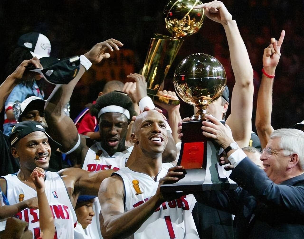 关于篮网B队轻取西班牙男篮，汉密尔顿惊艳世界的信息