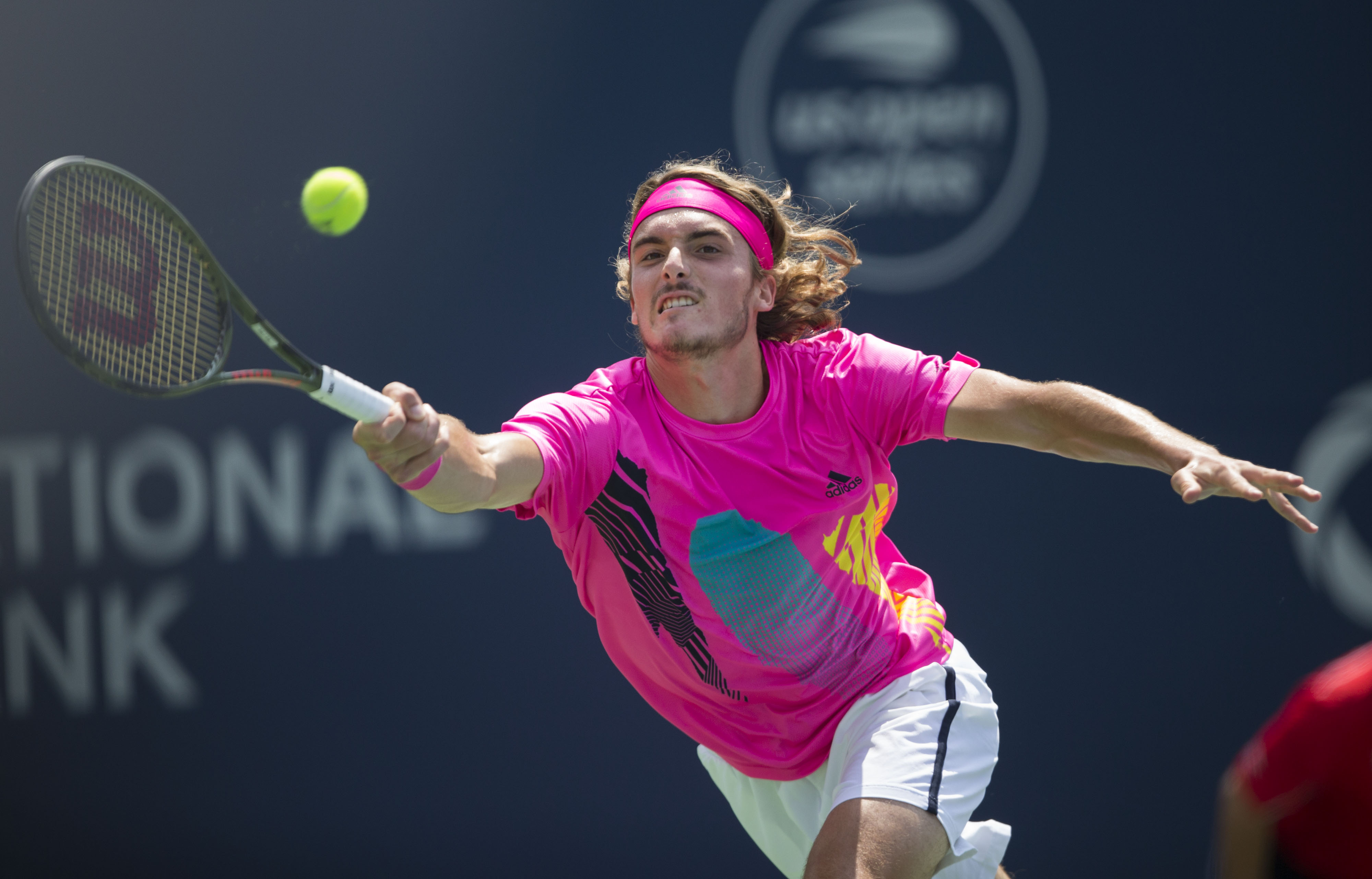 西班牙网球队轻取世界网球队，西西帕斯完成帽子戏法的简单介绍