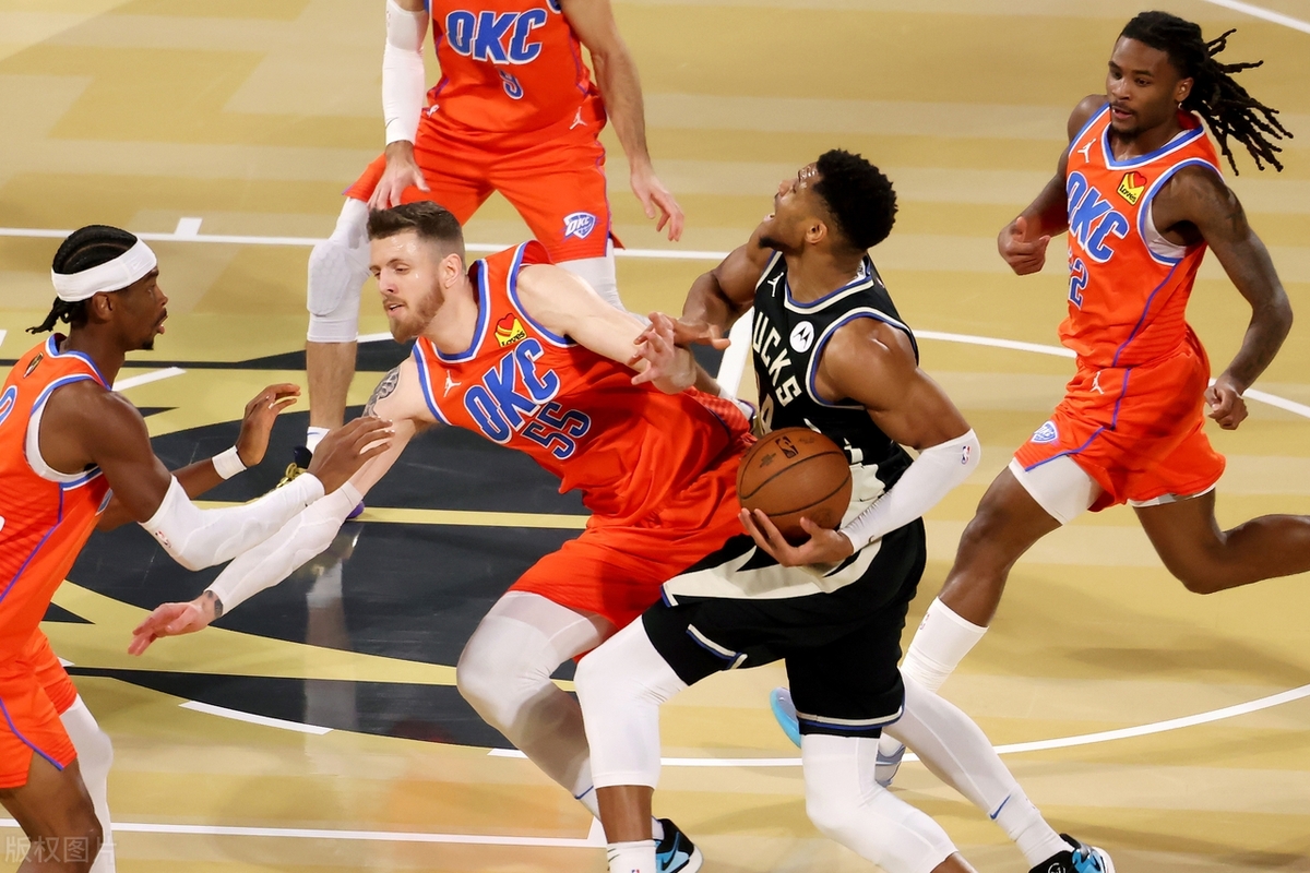 雄鹿大胜对手，掀起胜利狂潮