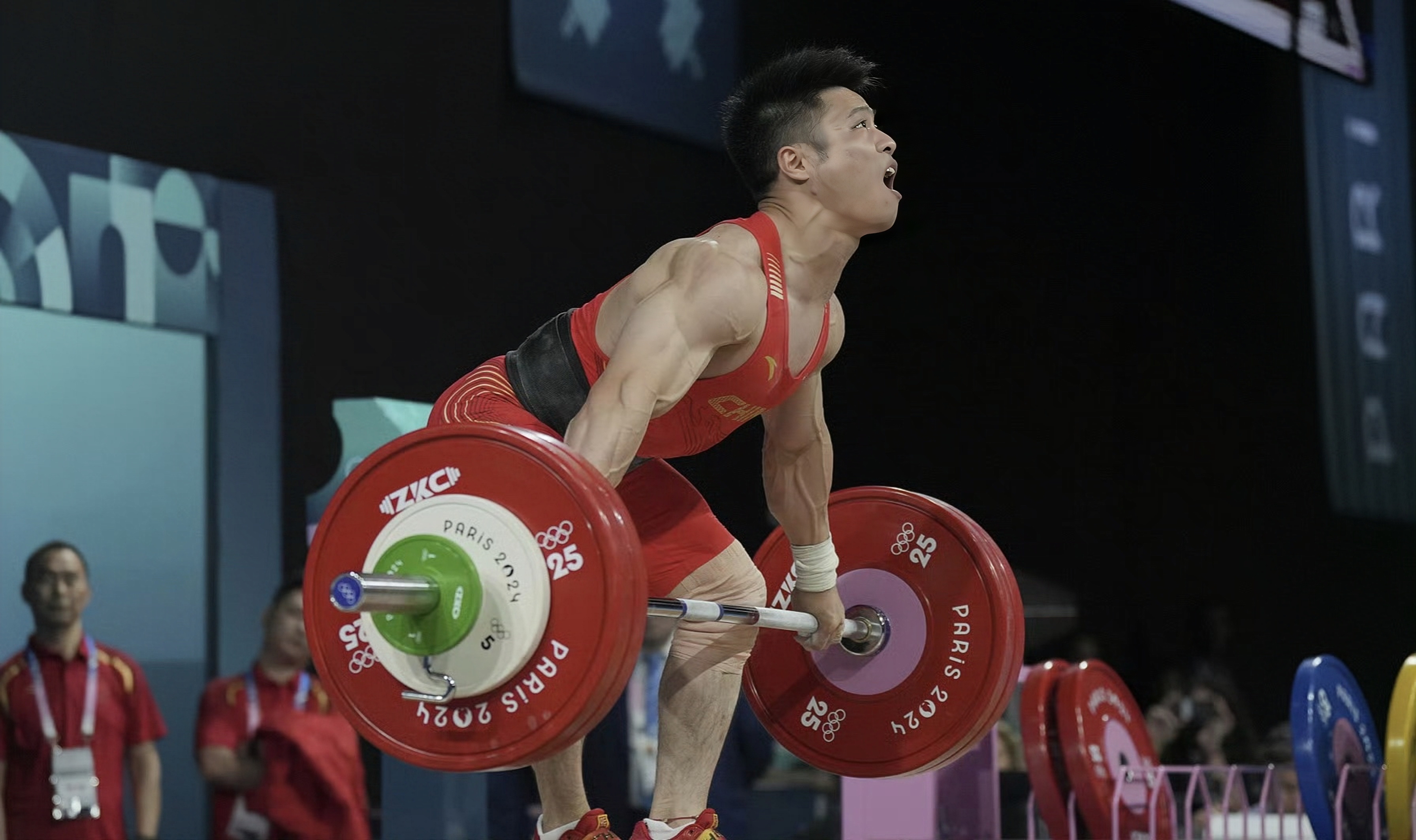 德国举重明星展现实力，实现逆袭