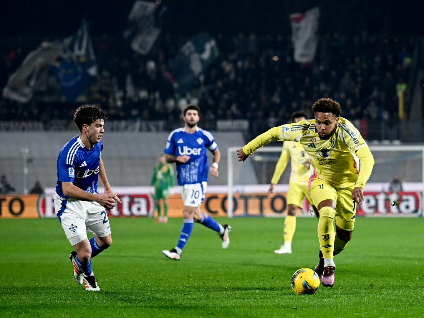 尤文图斯中场连续传出助攻，助球队取胜