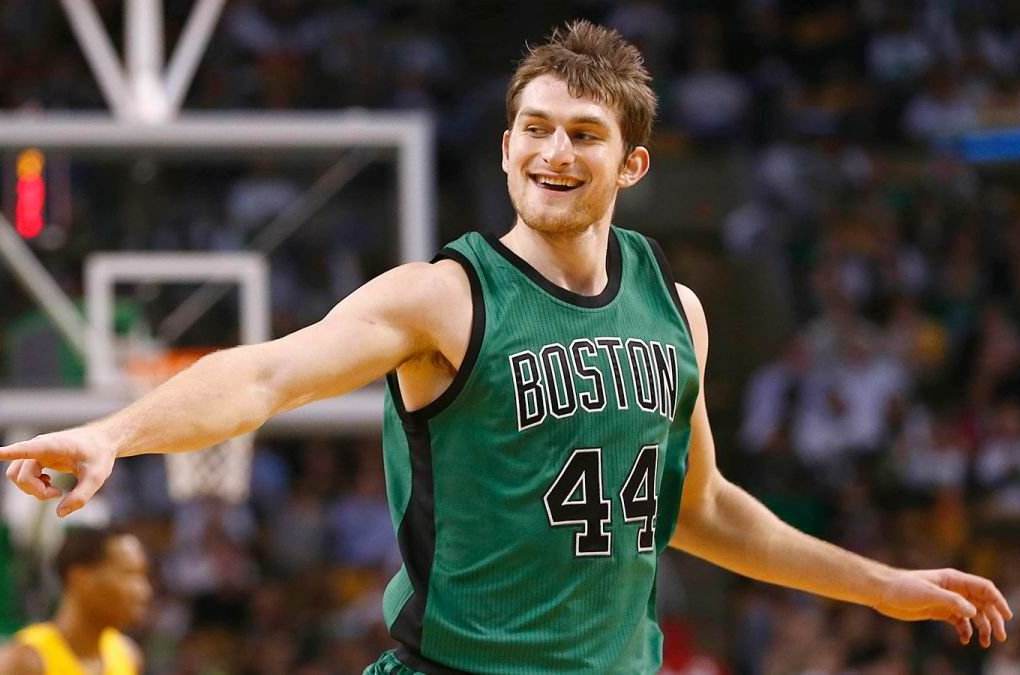 青岛队绝杀雄鹿，王哲林刷新纪录