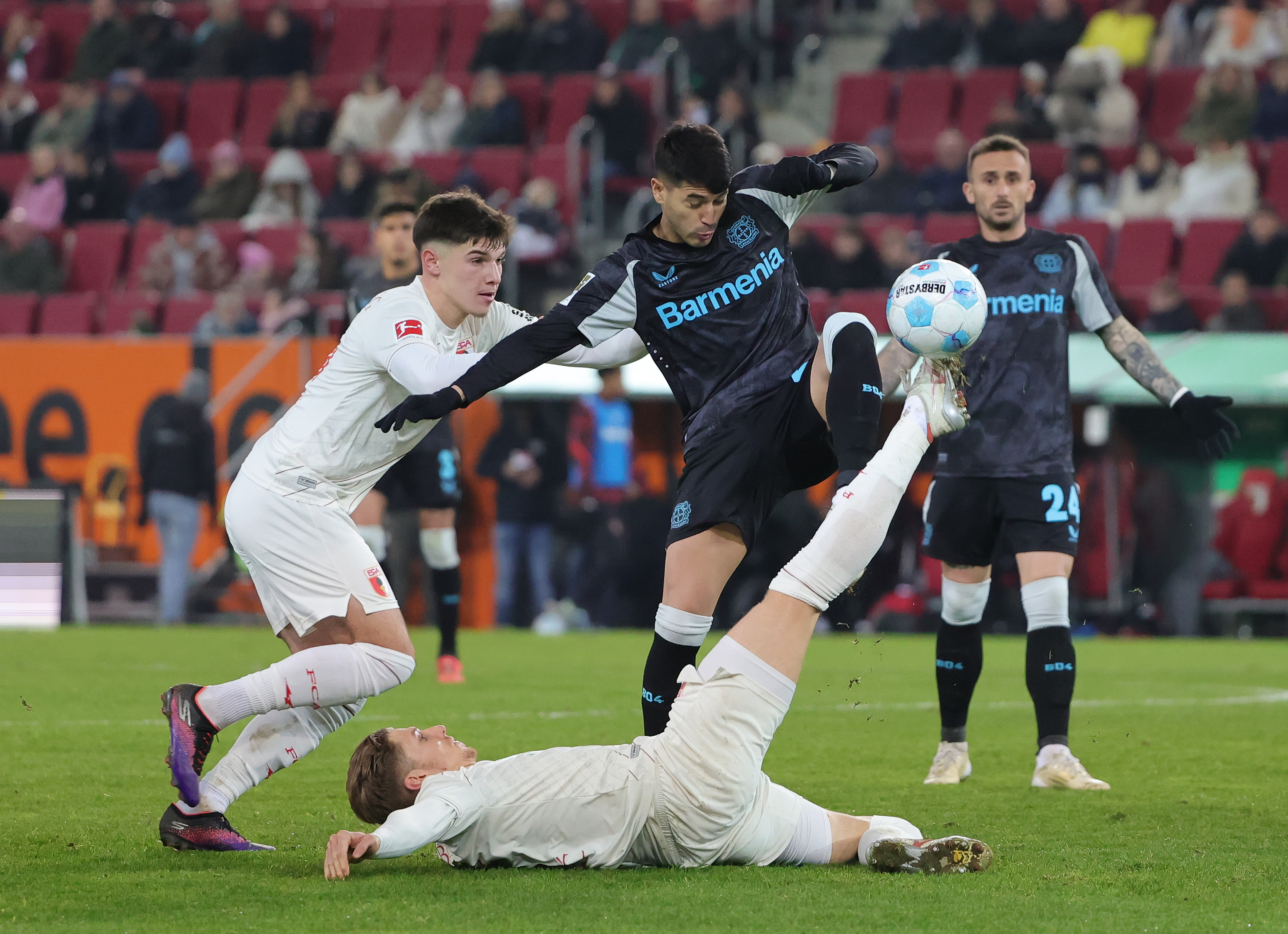 包含勒沃库森主场不敌对手，遭到重创的词条