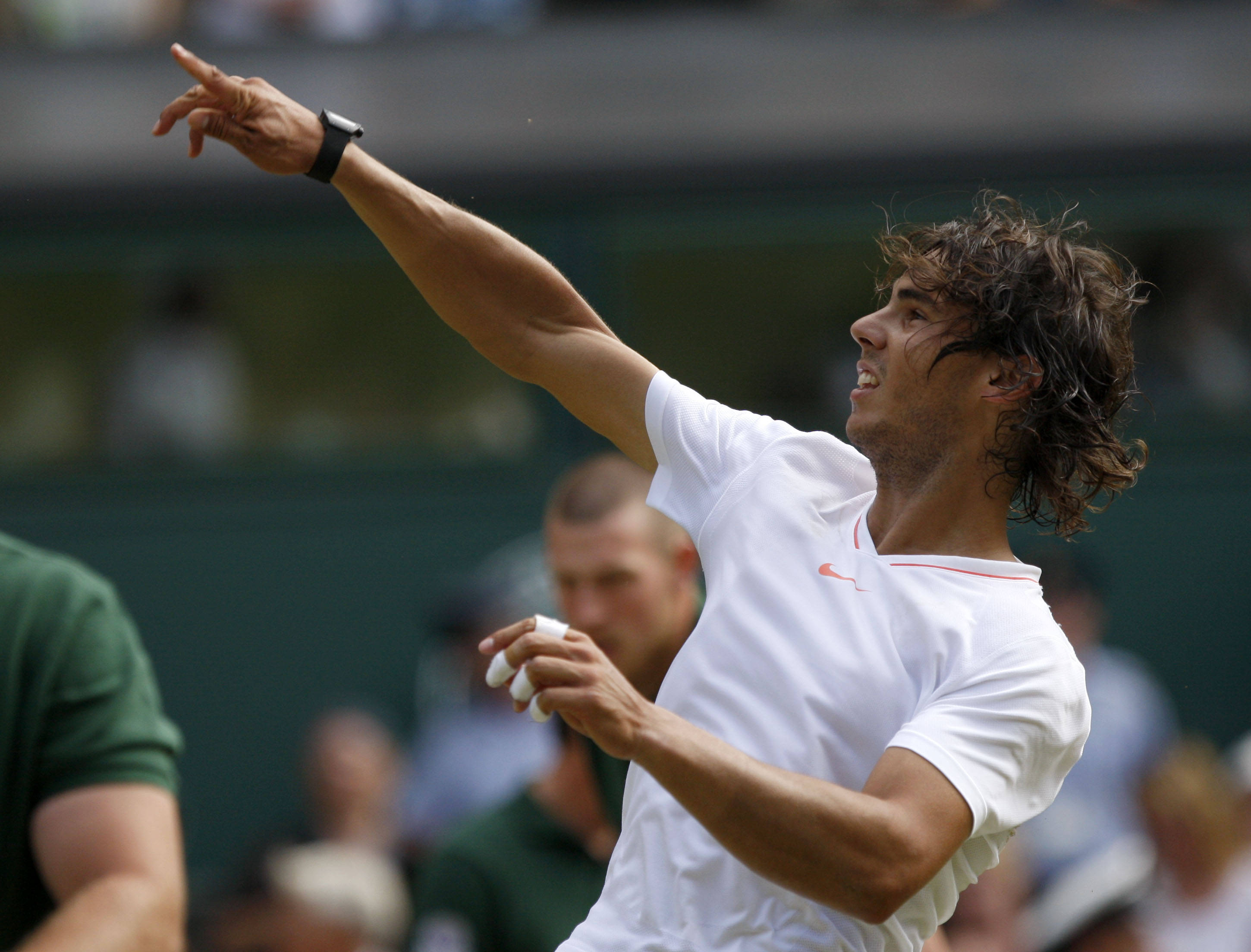 关于美国网球队横扫英国网球队，纳达尔关键制胜的信息