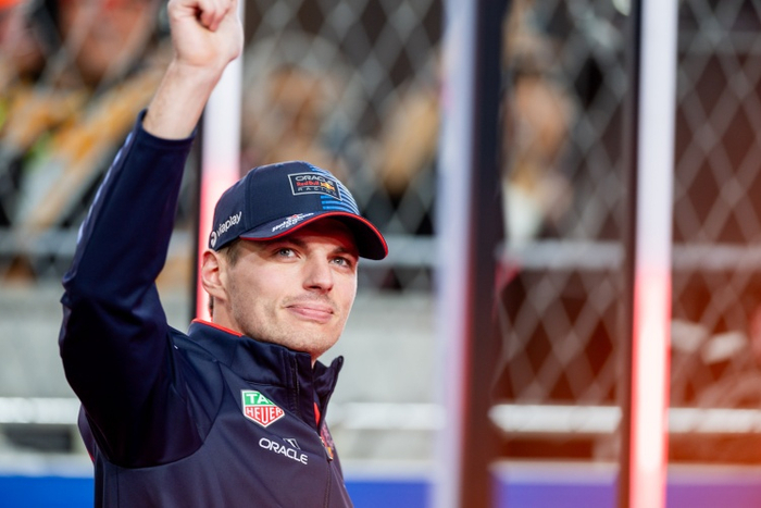 包含梅赛德斯横扫红牛二队，维斯塔潘状态火热的词条