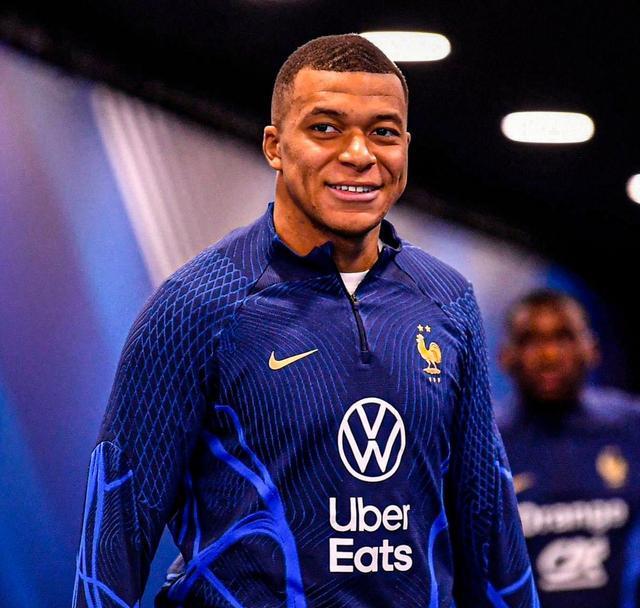 包含哥伦比亚绝杀美国，阿尔巴完成帽子戏法的词条