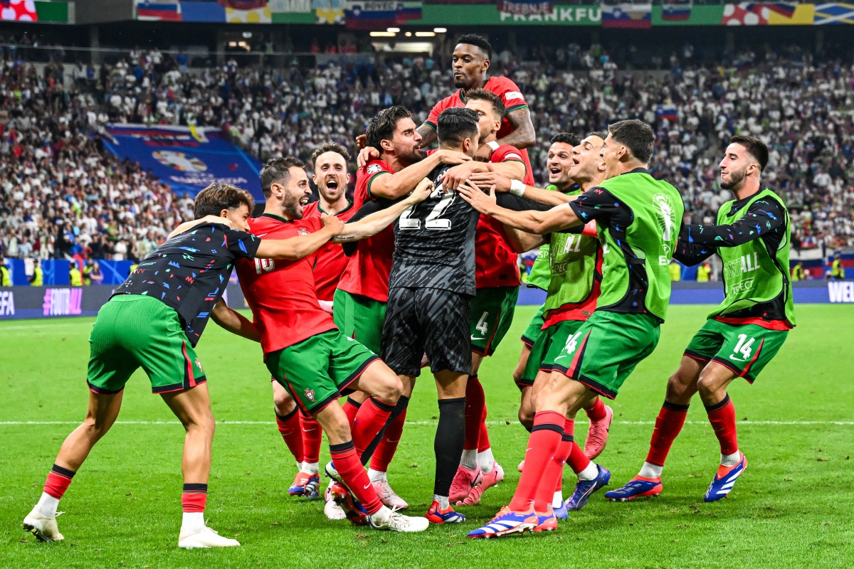 关于英格兰队翻盘葡萄牙队，张本智和统治全场的信息